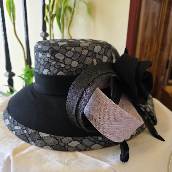 NWT Elite Champagne black grey‎ pebble hat and purse set main image 6